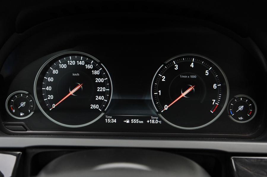  BMW 750i 2013 года  (фото 8 из 56)